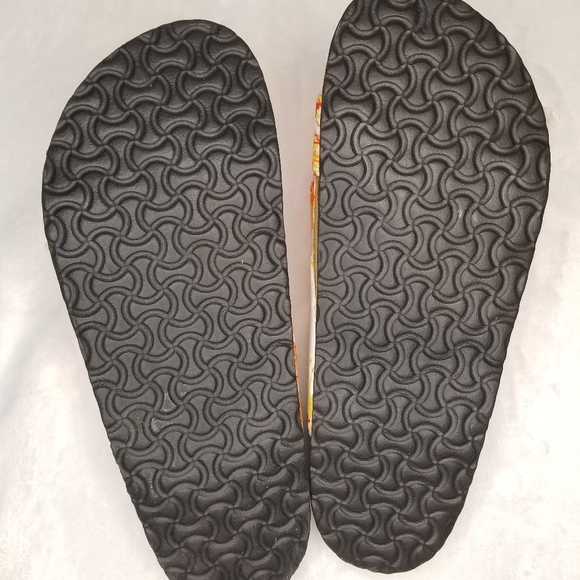 NWOT Sandals with bow accent - Picture 3 of 3